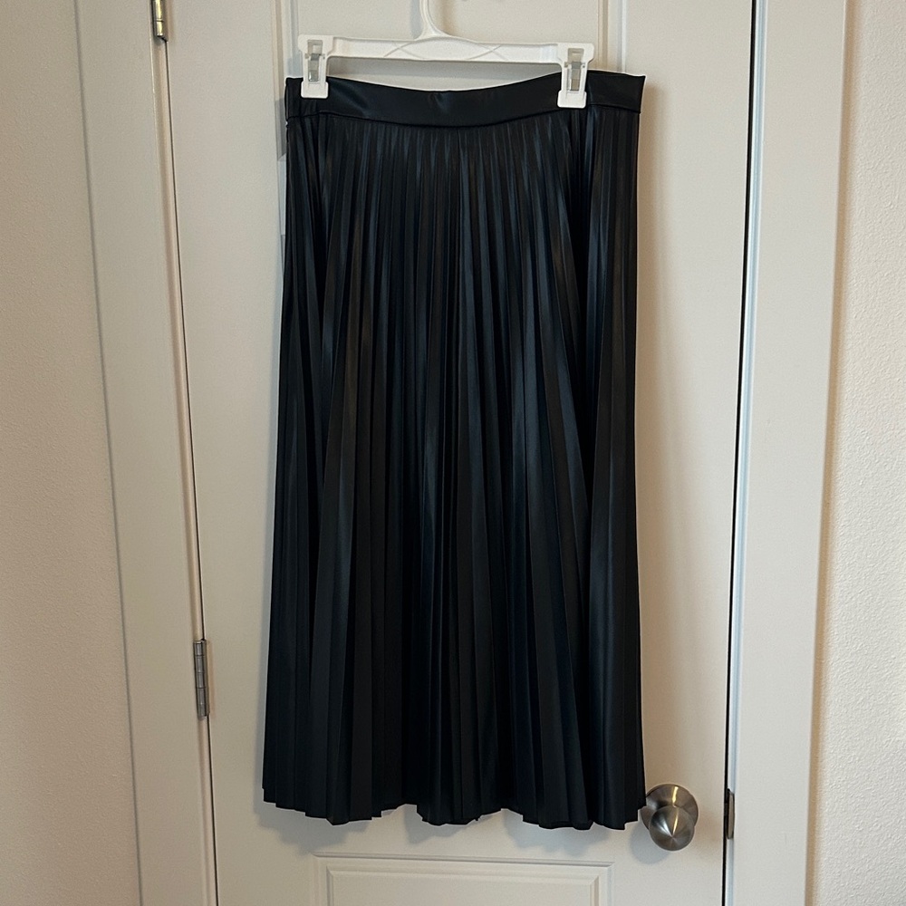 Scoop Pleated Pleather Midi Skirt